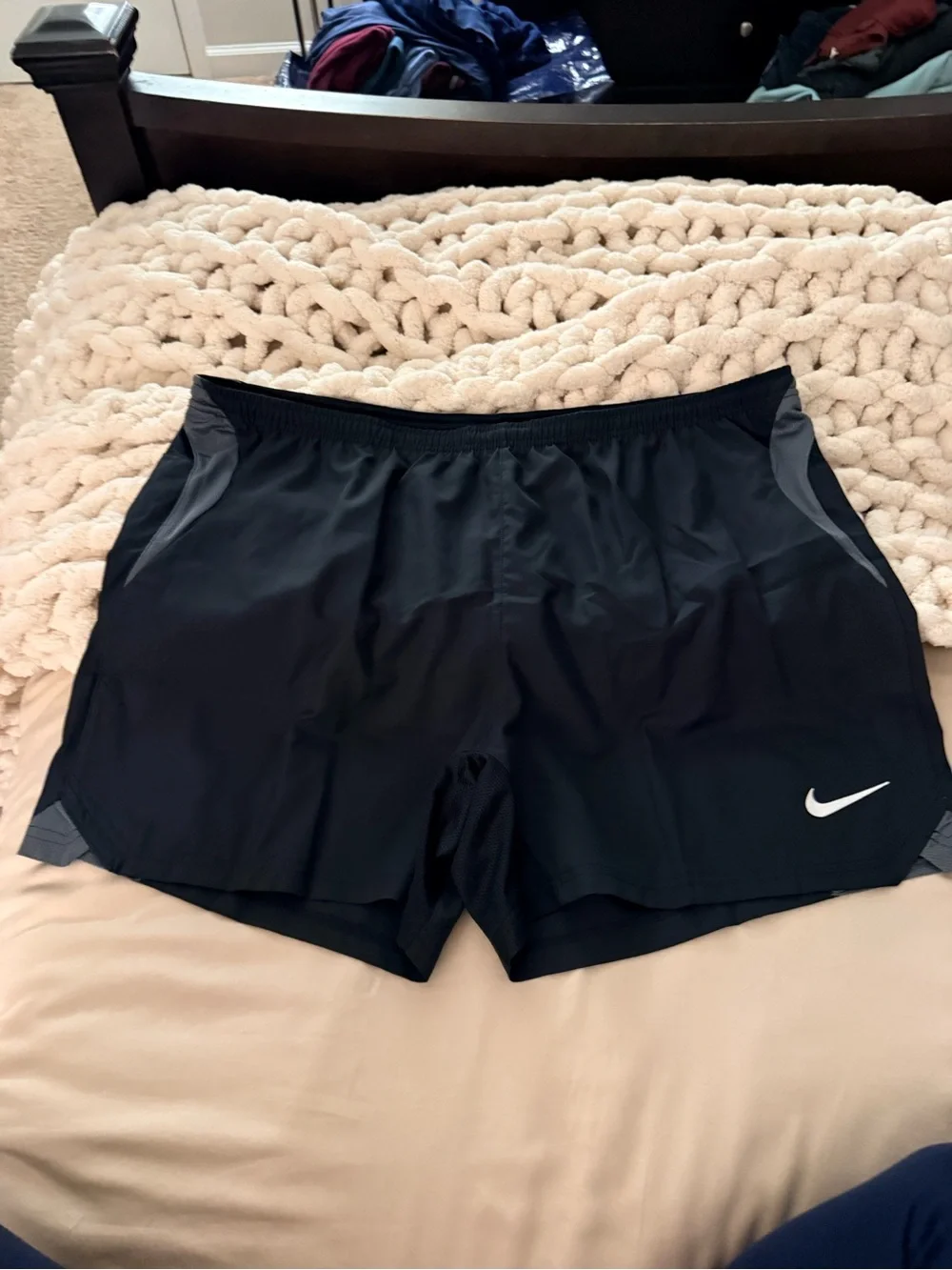 Nike men’s black